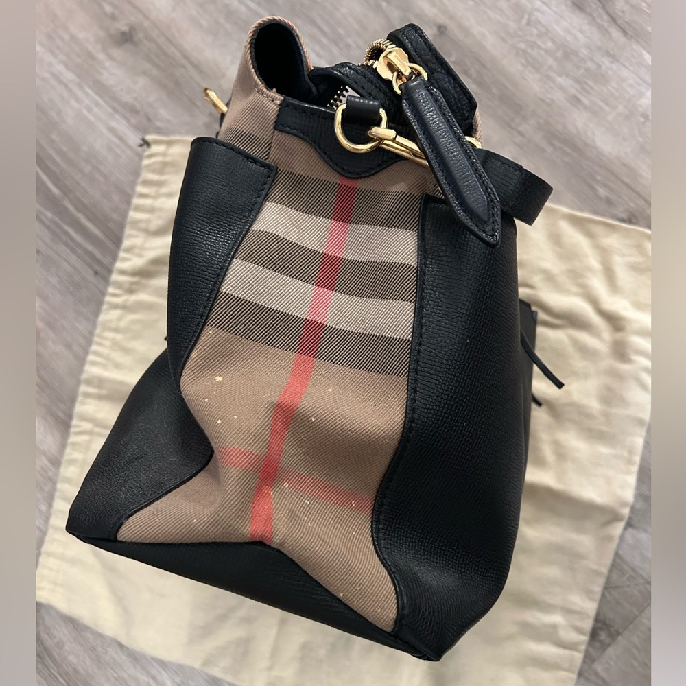 Burberry Mason Diaper Tote - Picture 6 of 6